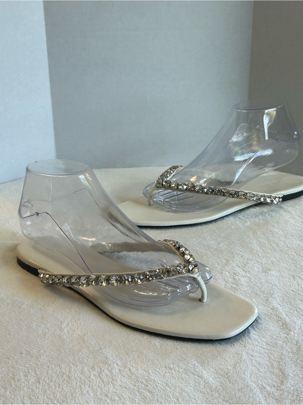 Tory Burch Crystal-Embellished White Thong Sandals Ivory Leather Women’s Size 9M